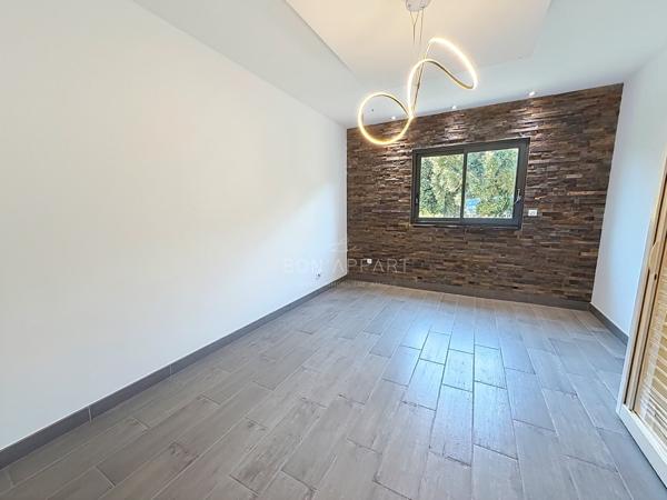 Appartement 5 pièce(s) 4 chambre(s) 157 m²
