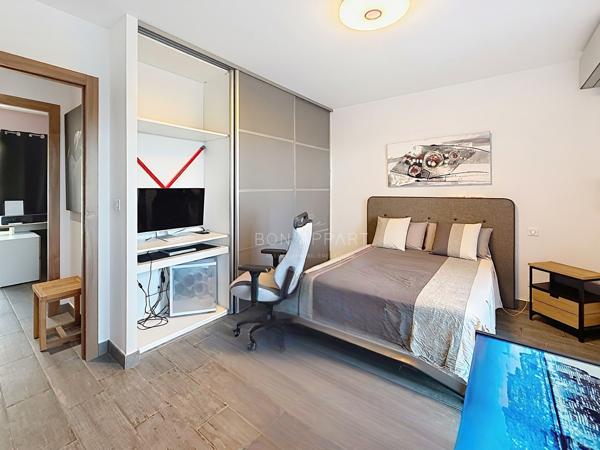 Appartement 5 pièce(s) 4 chambre(s) 157 m²