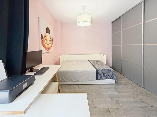 Appartement 5 pièce(s) 4 chambre(s) 157 m²