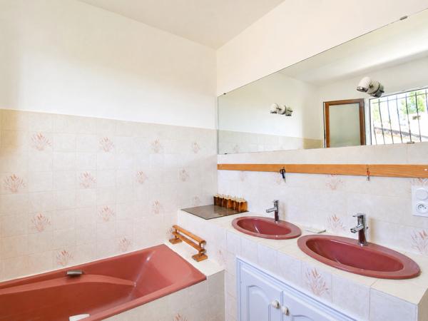 Villa méditerranéenne à vendre 7 pièces, 215 m² CANET EN ROUSSILLON (66) avec potentiel 2 logements, terrasses, jardin et garage