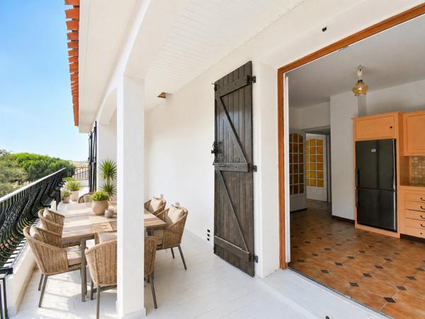 Villa méditerranéenne à vendre 7 pièces, 215 m² CANET EN ROUSSILLON (66) avec potentiel 2 logements, terrasses, jardin et garage