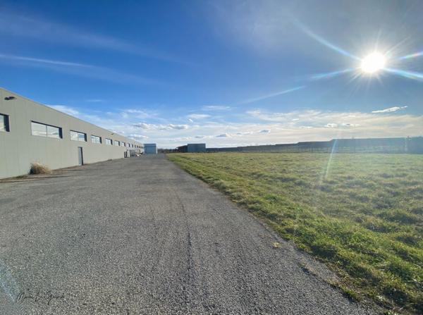 Local Commercial - 2438 m²