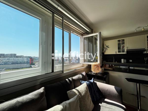 Appartement
         3 pièces
        - 61 m² 364 000 € *