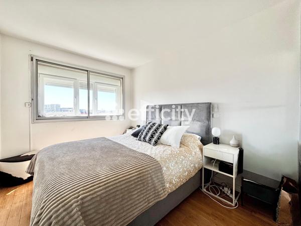 Appartement
         3 pièces
        - 61 m² 364 000 € *
