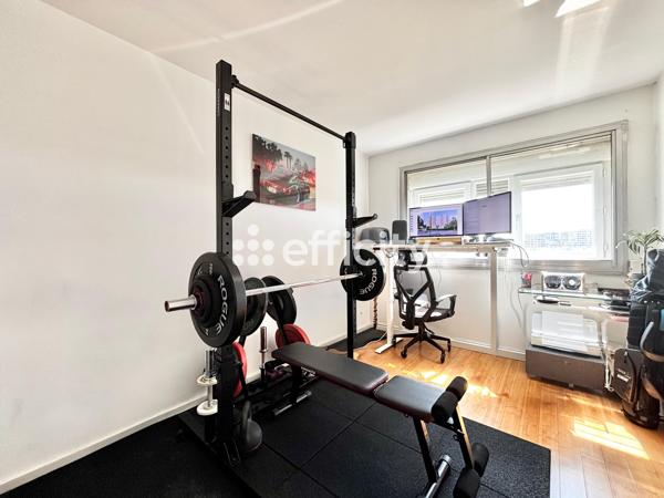 Appartement
         3 pièces
        - 61 m² 364 000 € *