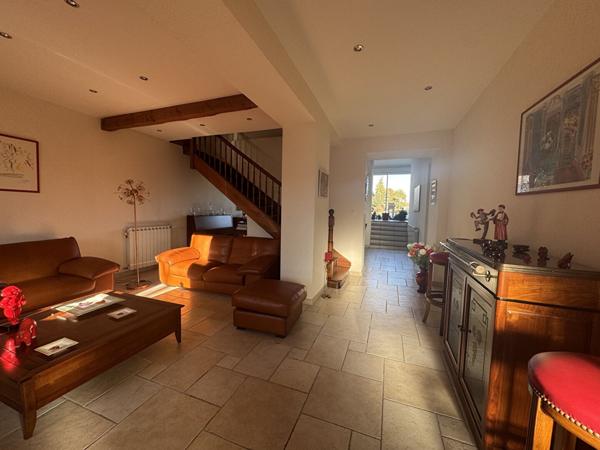 Maison rénovée avec 1900 m2 de terrain