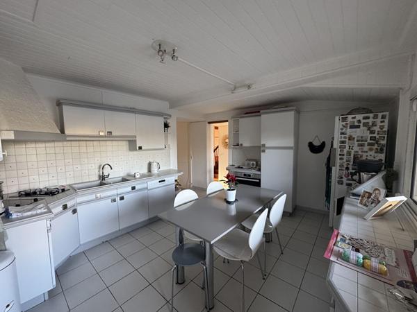 Maison rénovée avec 1900 m2 de terrain