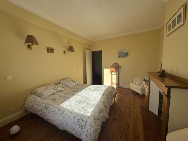 Maison rénovée avec 1900 m2 de terrain