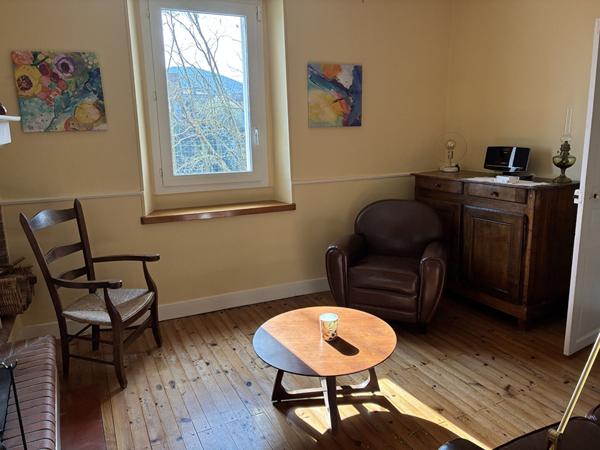 Maison rénovée avec 1900 m2 de terrain