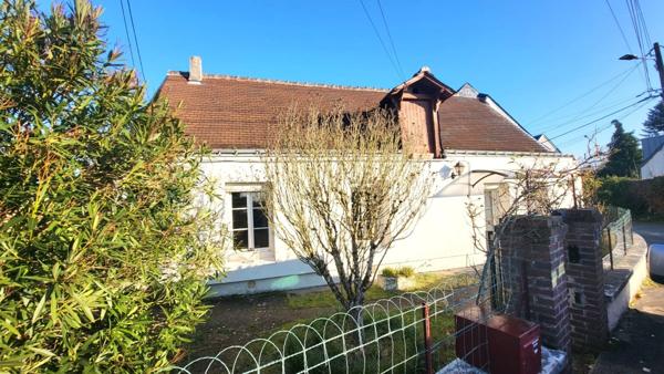 VEIGNÉ - 37250 - MAISON PLEINE DE CHARME - LOGEMENT ÉCONOME DPE CLASSÉ C - 4 CHAMBRES - AU CALME - GRAND GARAGE - PARCELLE DE 531M2