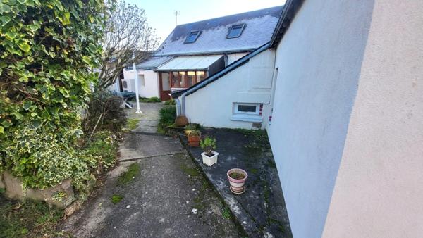 VEIGNÉ - 37250 - MAISON PLEINE DE CHARME - LOGEMENT ÉCONOME DPE CLASSÉ C - 4 CHAMBRES - AU CALME - GRAND GARAGE - PARCELLE DE 531M2