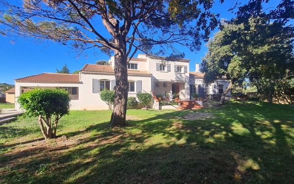 Maison à vendre    6 pièces •  Rochefort-du-Gard