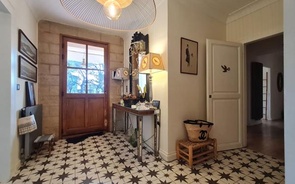Maison à vendre    6 pièces •  Rochefort-du-Gard