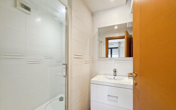 Appartement à vendre    3 pièces • 75,89 m2 Saint-Raphaël