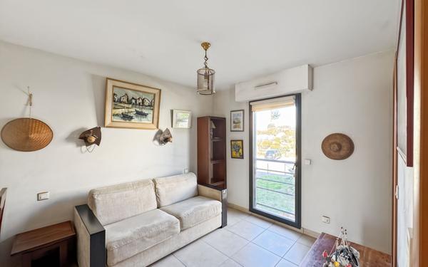 Appartement à vendre    3 pièces • 75,89 m2 Saint-Raphaël