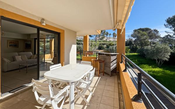 Appartement à vendre    3 pièces • 75,89 m2 Saint-Raphaël