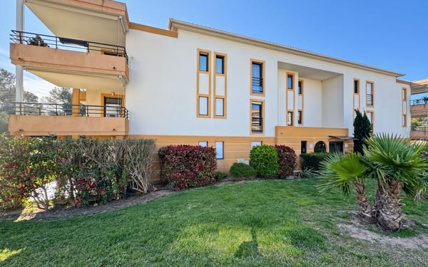 Appartement à vendre    3 pièces • 75,89 m2 Saint-Raphaël