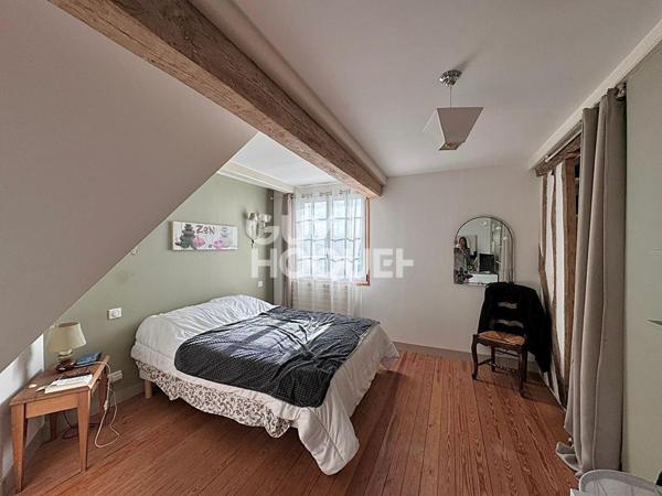 SUR LA CHARMANTE COMMUNE D'ANNEBAULT, MAGNIFIQUE MAISON NORMANDE AVEC TERRAIN !