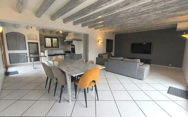 Maison à vendre    7 pièces •  Prévessin-Moëns