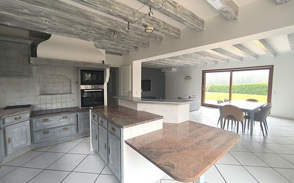 Maison à vendre    7 pièces •  Prévessin-Moëns