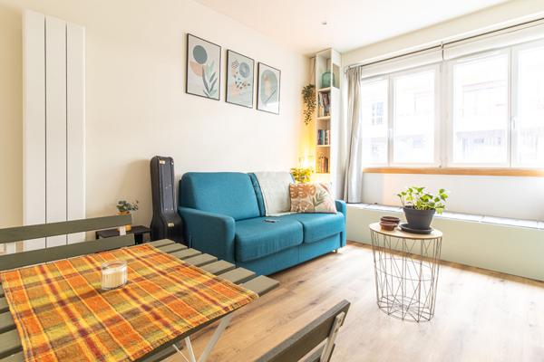 MONTREUIL SUD - CROIX DE CHAVAUX - STUDIO ENTIEREMENT RENOVE 135 000 € **  - Référence  6835-NG
