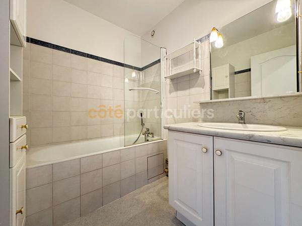 Vente
                Appartement87,91 m² - 4 Pièces -
                    ORLEANS (45000)