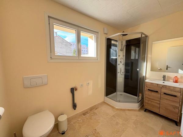 Maison de ville, 4 chambres, jardin et garage!