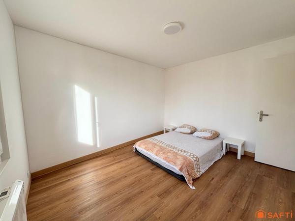 Maison de ville, 4 chambres, jardin et garage!