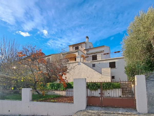 Maison 11 pièces - 217 m²