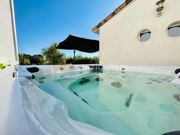 Vente
                Maison200 m² - 6 Pièces -
                    BRESSOLS (82710)