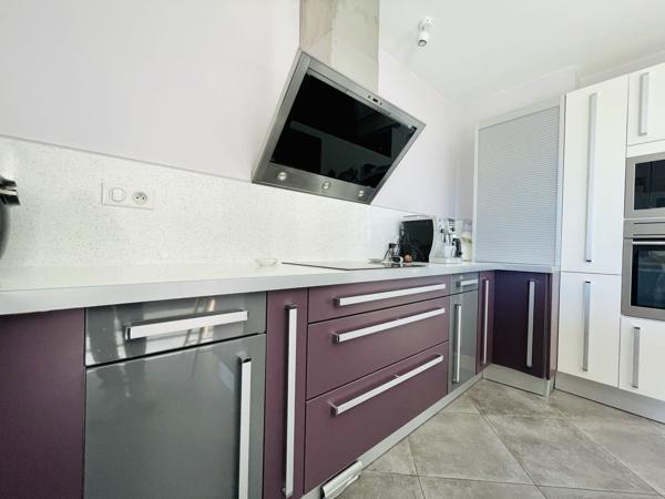 Vente
                Maison200 m² - 6 Pièces -
                    BRESSOLS (82710)