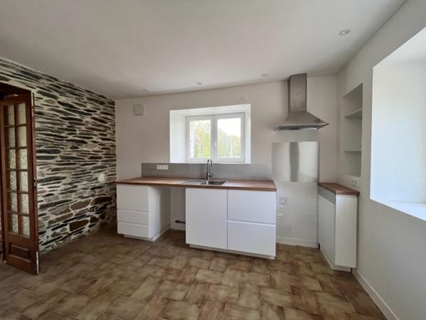 Maison à louer Mur De Bretagne : 4 pièces, 121m² avec 3 chambre(s) à 847€ - AJP Immobilier Pontivy