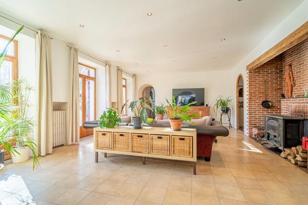 Bastide de caractère de 334 m² avec gîte et piscine sur 1,3 ha Rieux minervois