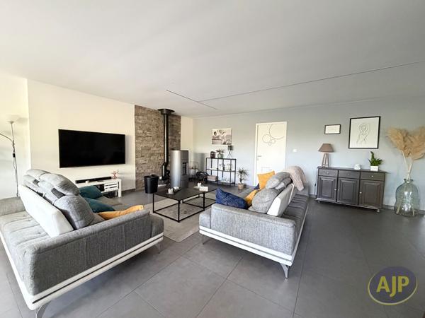 Maison à vendre Sautron - 6 pièces, 120m² avec 4 chambre(s) à 400 000€ - AJP Immobilier Sautron