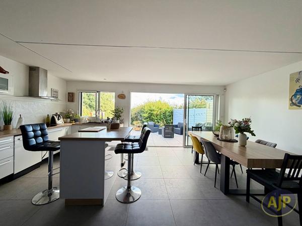 Maison à vendre Sautron - 6 pièces, 120m² avec 4 chambre(s) à 400 000€ - AJP Immobilier Sautron