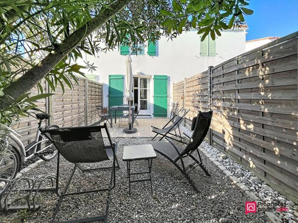 ARS EN RE - MAISON 2 CHAMBRES 40m2 AVEC JARDINET, PISCINE ET STATIONNEMENT