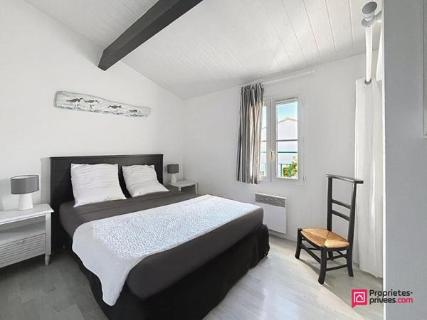 ARS EN RE - MAISON 2 CHAMBRES 40m2 AVEC JARDINET, PISCINE ET STATIONNEMENT