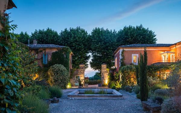 Maison à vendre    28 pièces •  Uzès