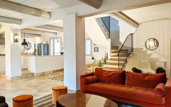 Maison à vendre    28 pièces •  Uzès