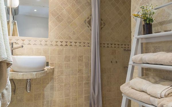 Maison à vendre    28 pièces •  Uzès