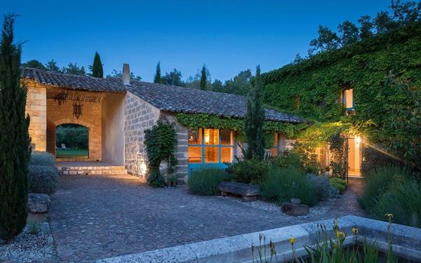 Maison à vendre    28 pièces •  Uzès