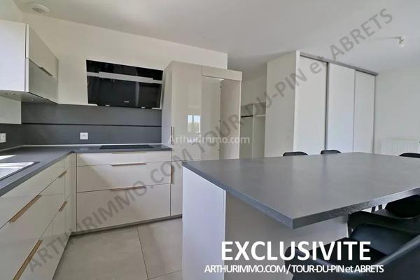 Vente                                                      Maison
                        
                     4 pièces                      99 m2                     à La Tour-du-Pin