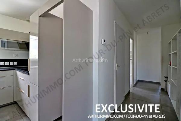 Vente                                                      Maison
                        
                     4 pièces                      99 m2                     à La Tour-du-Pin