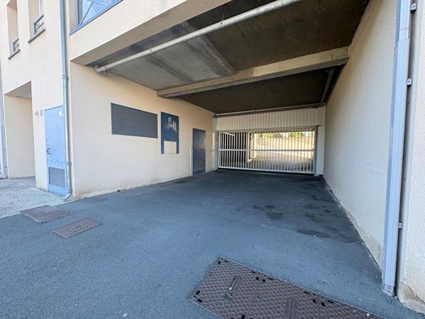 Parking à louer Rochefort - 17300 / Réf: 2644