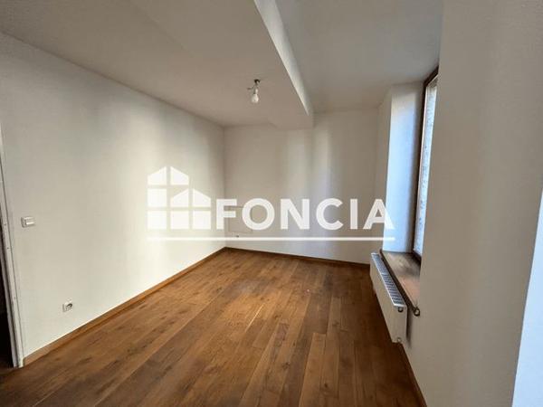 Location Appartement 3 pièces 66.5 m² - 17 RUE ROVIGO Sedan 08200