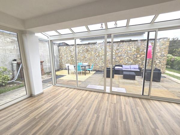 À vendre - Maison individuelle, 6 pièces située à Montlouis-sur-Loire (37270)