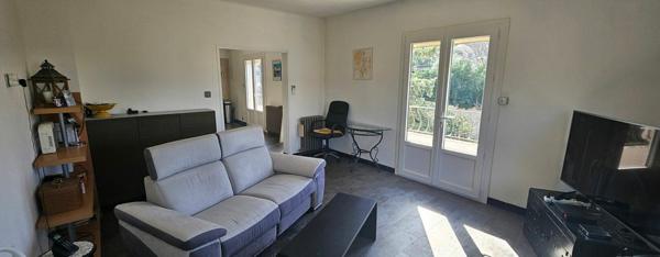 Maison à vendre    6 pièces • 185 m2 Marseille 11