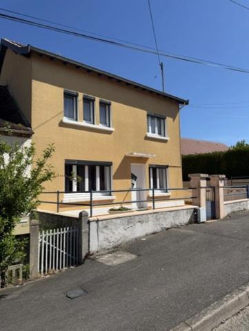 COQUETTE MAISON MITOYENNE HABITABLE SUR 2 NIVEAUX
