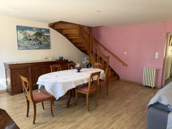 COQUETTE MAISON MITOYENNE HABITABLE SUR 2 NIVEAUX