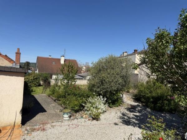 COQUETTE MAISON MITOYENNE HABITABLE SUR 2 NIVEAUX